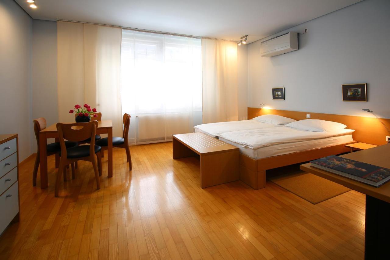 Apartments Villa Boltez Kranj Esterno foto